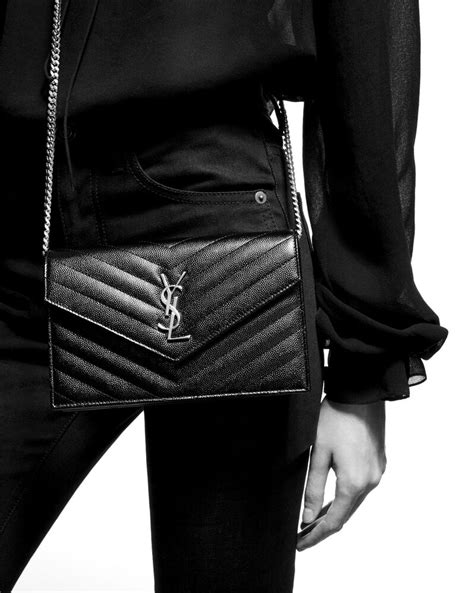 Cassandre Matelassé Envelope Chain Wallet in Grain .